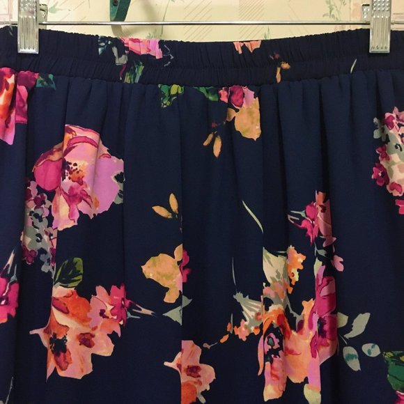 Buttons Vintage Floral Skirt - Picture 3 of 5